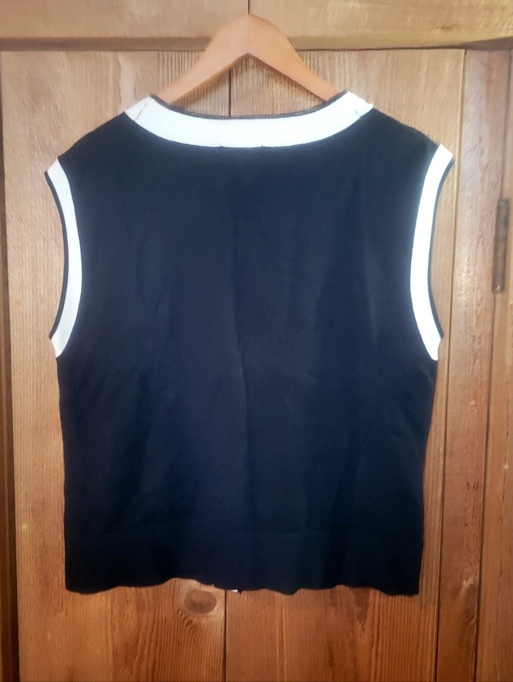 Evereve Willa Lady Like Vest - Picture 2 of 4